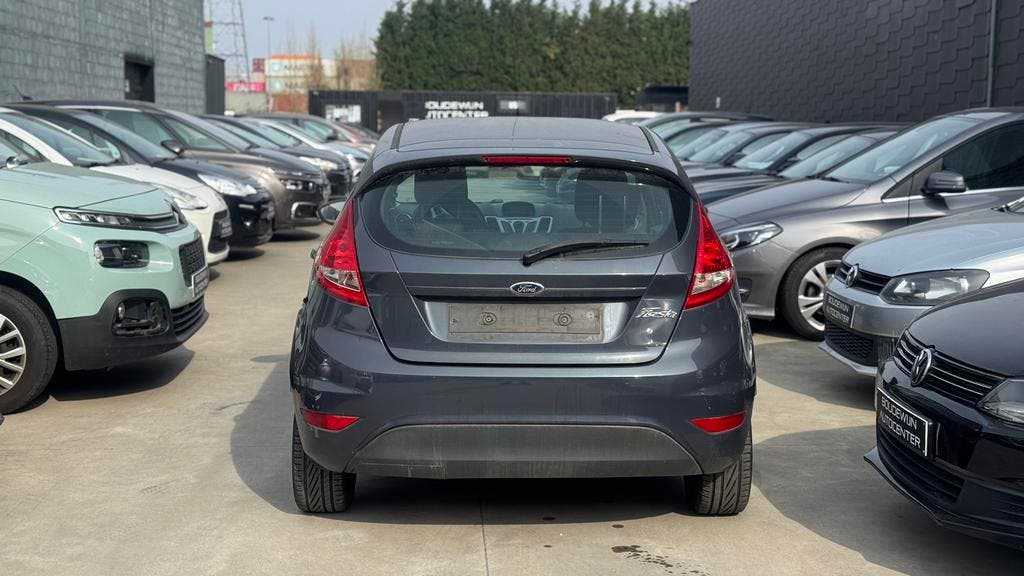 Ford Fiesta 1.2Benzine 2012 150.xxxkm Beginnerswagen