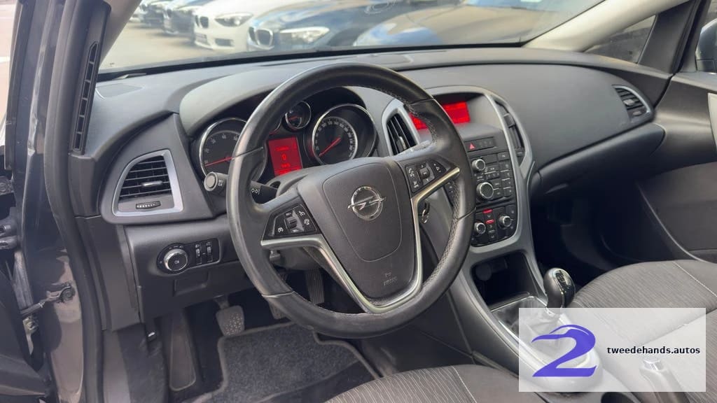 Opel Astra Berline 1.4Benzine Topstaat 2012 Garantie