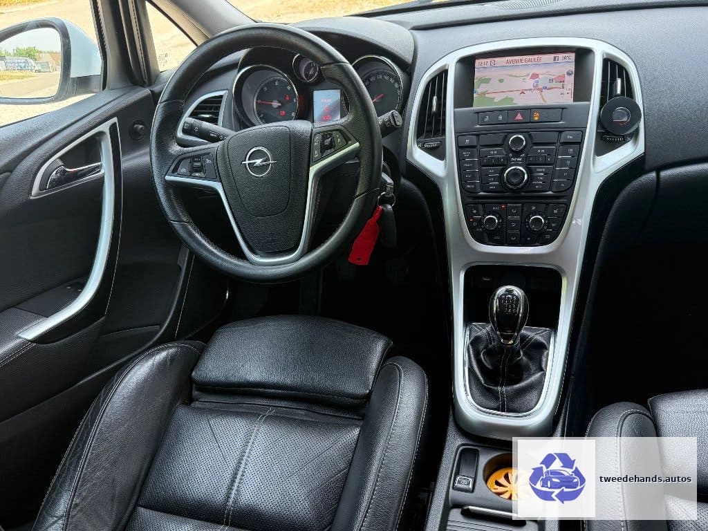 Opel Astra Cosmo 2.0d 118kw volledige opties