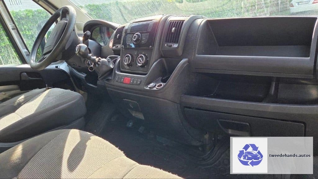 Peugeot Boxer 2.2 HDI L3H2 van 2012, met 440.000kms