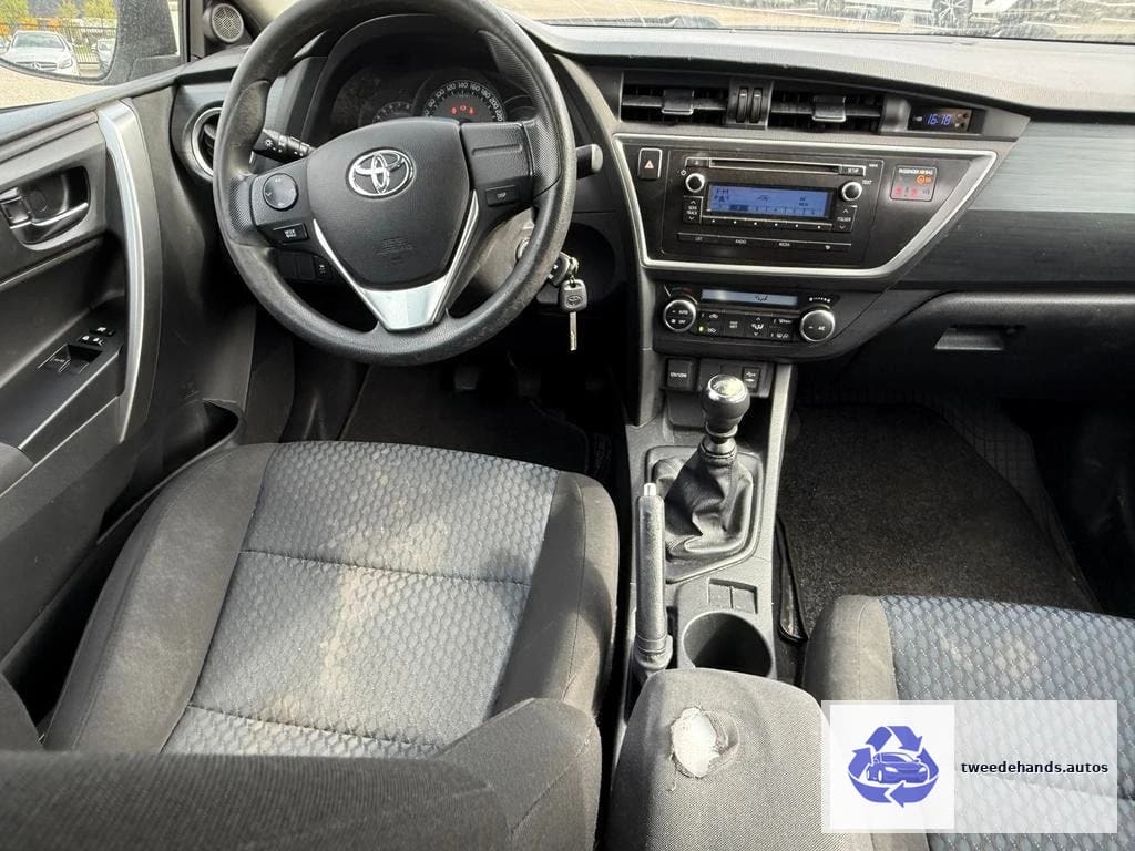 Toyota Auris SW 1.3i uit 2015