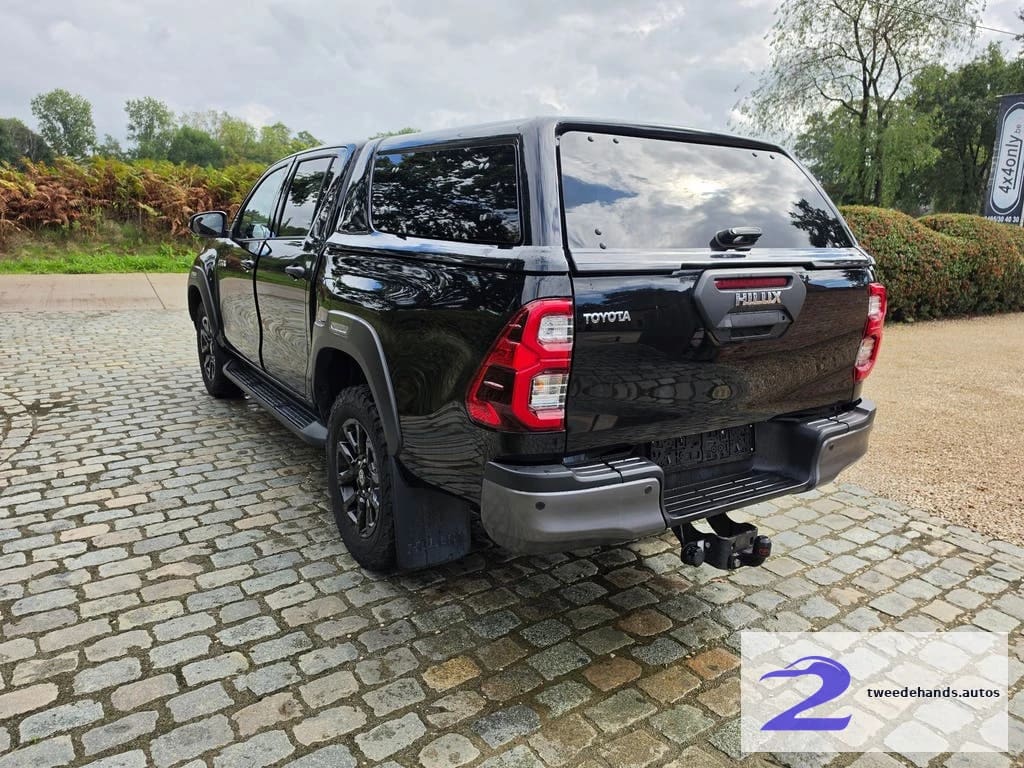 Toyota Hilux 2.8 Invincible