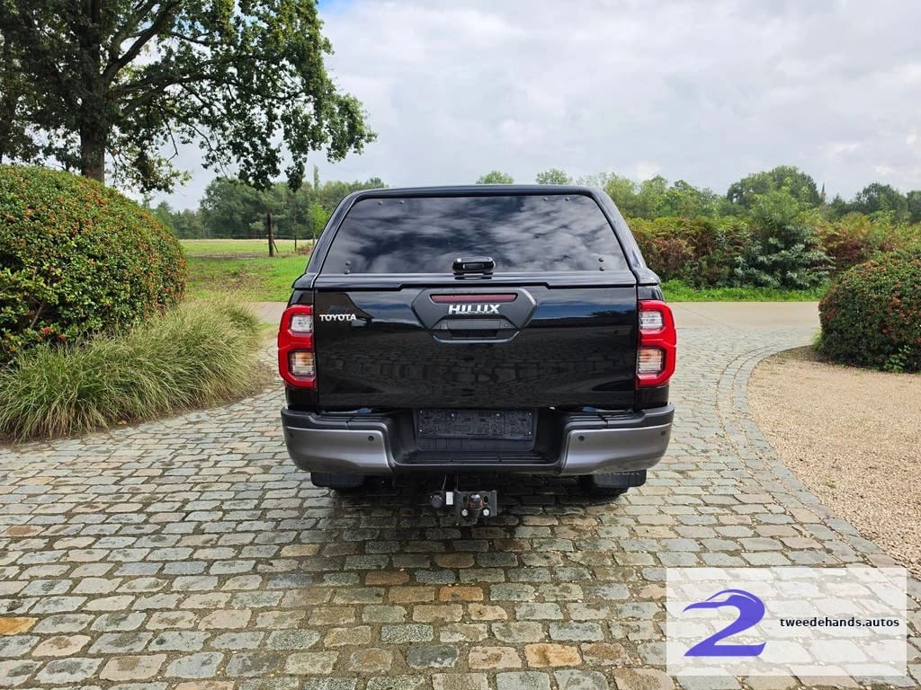 Toyota Hilux 2.8 Invincible