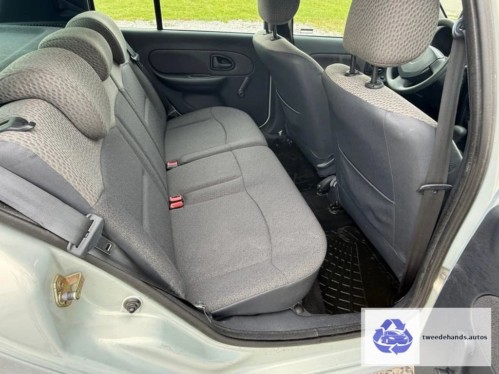 Renault Clio 1.4i 5-deurs Automaat