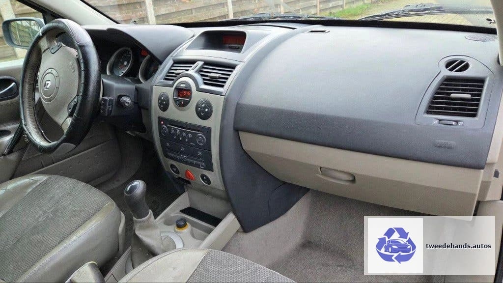 Renault Megane 1.6i van 2004, zo meenemen!