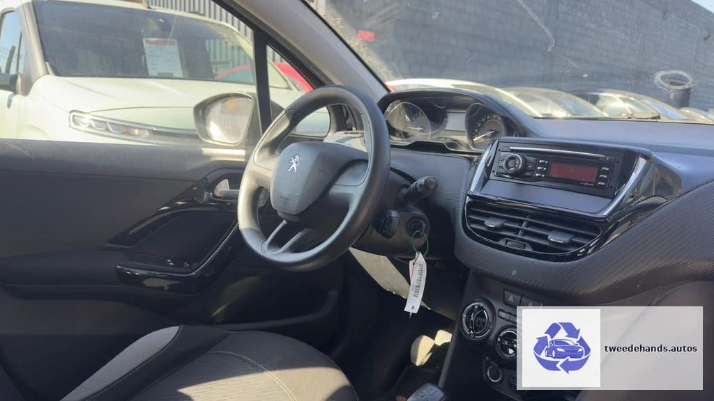 Peugeot 2008 1.2Benzine 2015 150.xxxkm 1Jaar Garantie