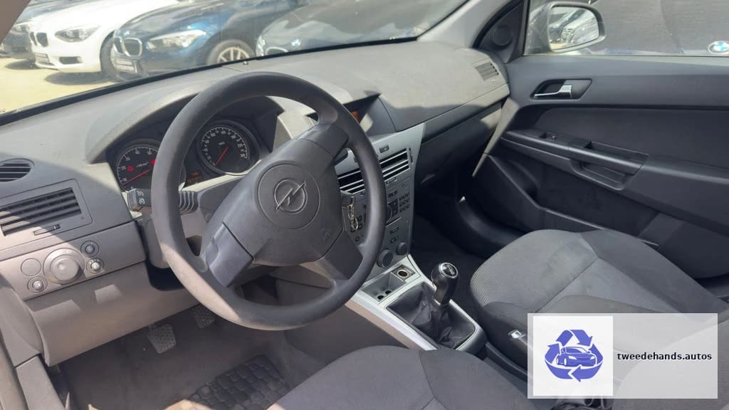 Opel Astra 1.6Benzine 2012 Beginnerswagen 183.xxxkm Gekeurd