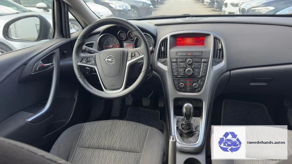 Opel Astra Notchback 1.4Benzine Topstaat 2012 Garantie
