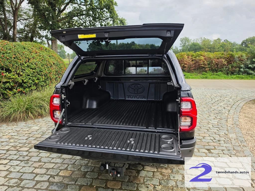 Toyota Hilux 2.8 Invincible
