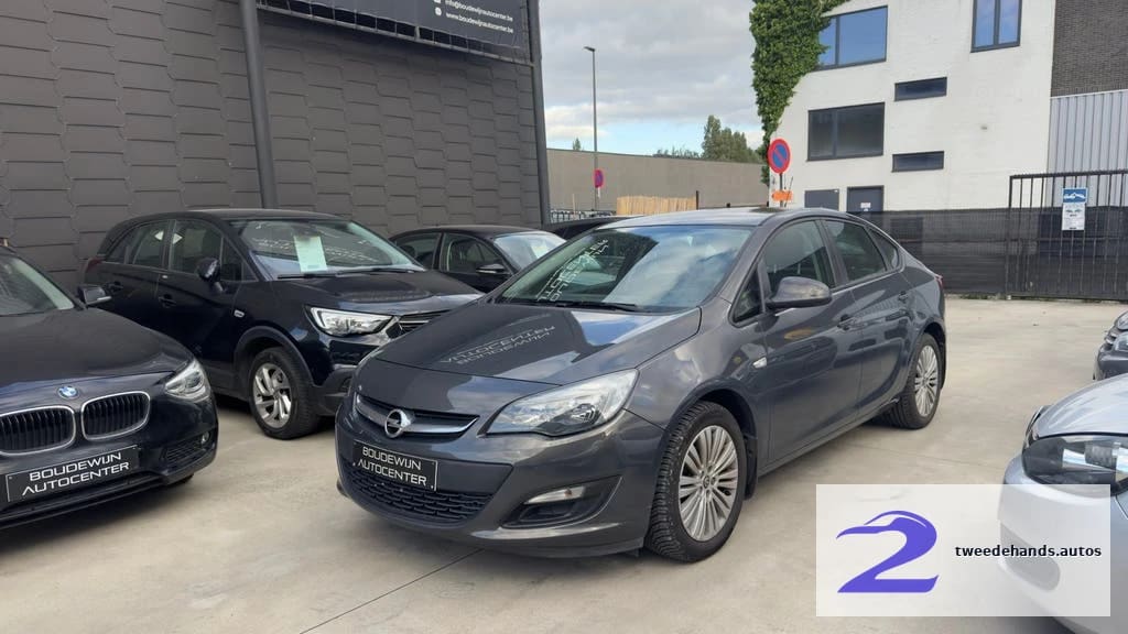 Opel Astra Berline 1.4Benzine Topstaat 2012 Garantie