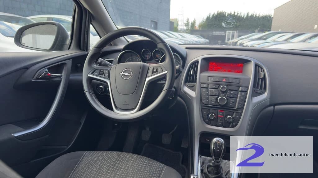 Opel Astra Berline 1.4Benzine Topstaat 2012 Garantie