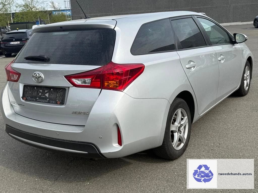 Toyota Auris SW 1.3i uit 2015