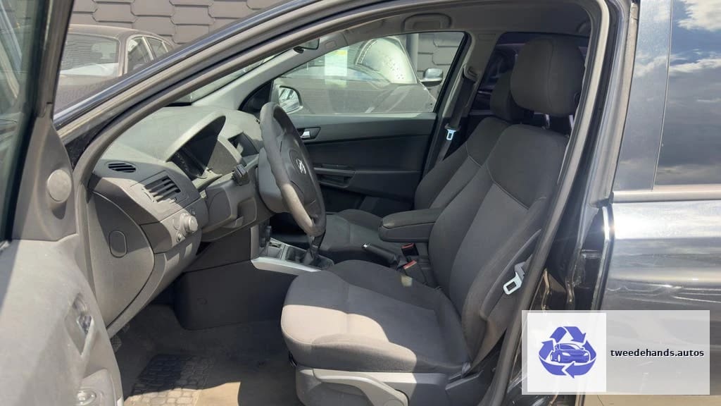 Opel Astra 1.6Benzine 2012 Beginnerswagen 183.xxxkm Gekeurd