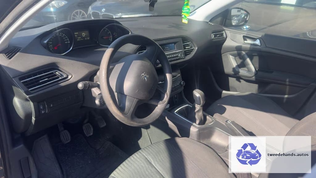 Peugeot 308 1.2Benzine 2015 120.xxxkm Groot onderhouden!