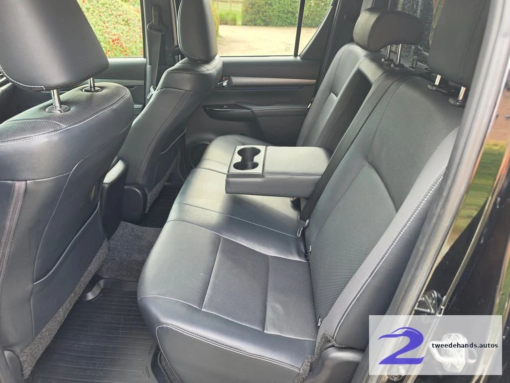 Toyota Hilux 2.8 Invincible