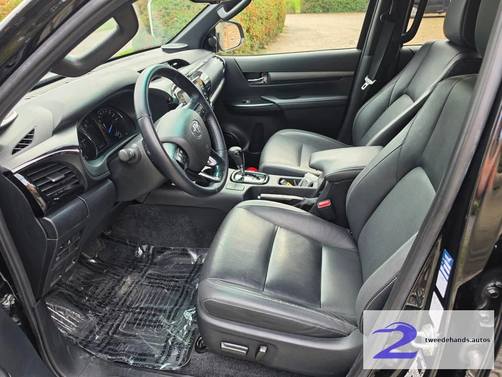 Toyota Hilux 2.8 Invincible