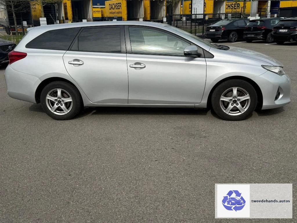Toyota Auris SW 1.3i uit 2015