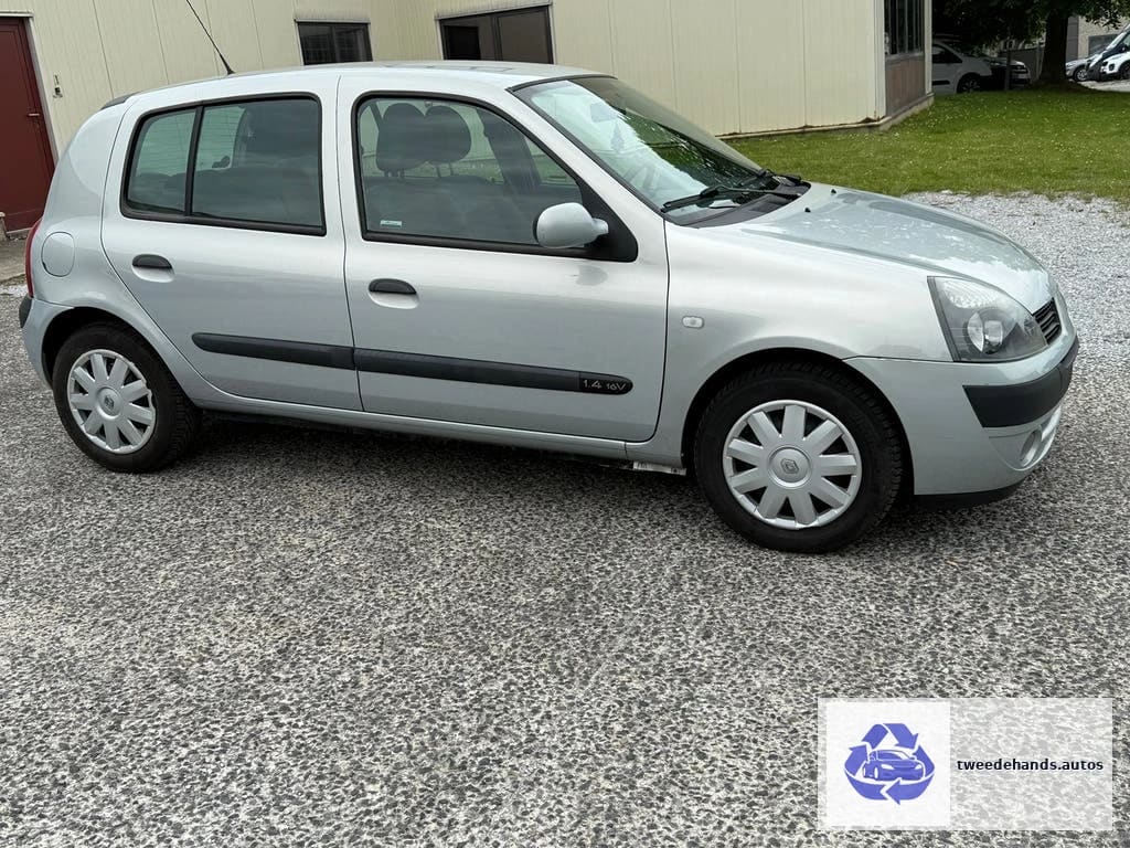 Renault Clio 1.4i 5-deurs Automaat