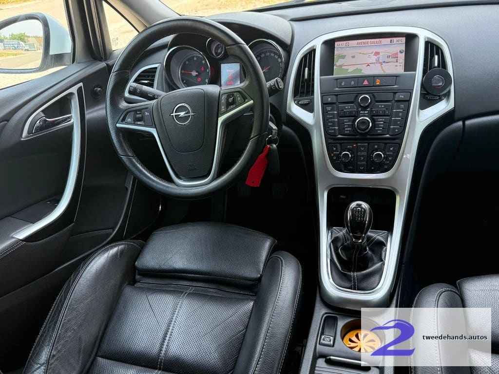 Opel Astra Cosmo 2.0d 118kw volledige opties