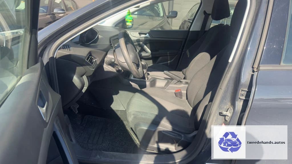 Peugeot 308 1.2Benzine 2015 120.xxxkm Groot onderhouden!
