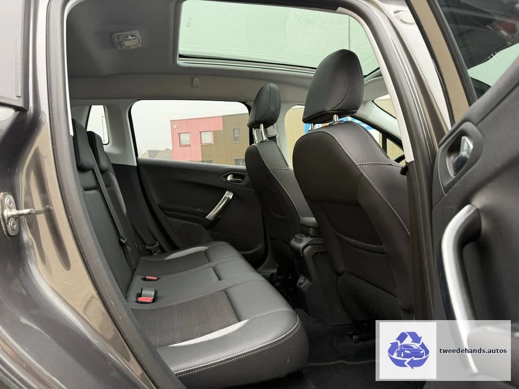 Peugeot 2008 Allure 1.2i 130pk 2019 96000km dealer/export