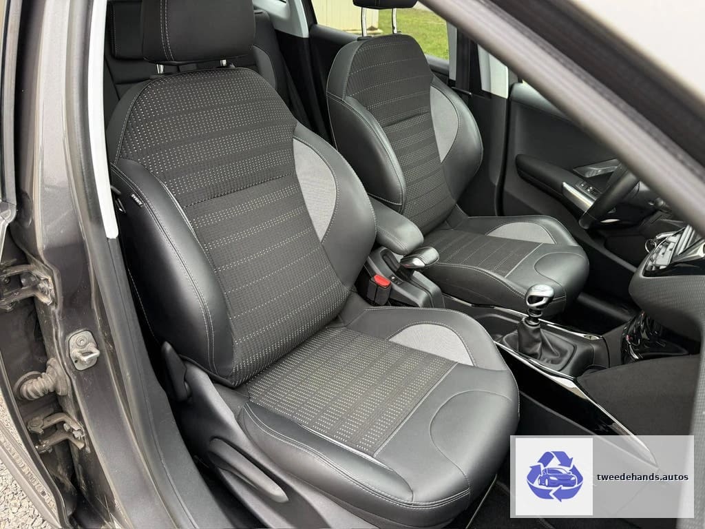 Peugeot 2008 Allure 1.2i 130pk 2019 96000km dealer/export