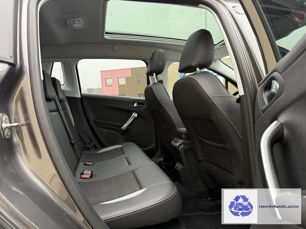 Peugeot 2008 Allure 1.2i 2019 96000km dealer/export
