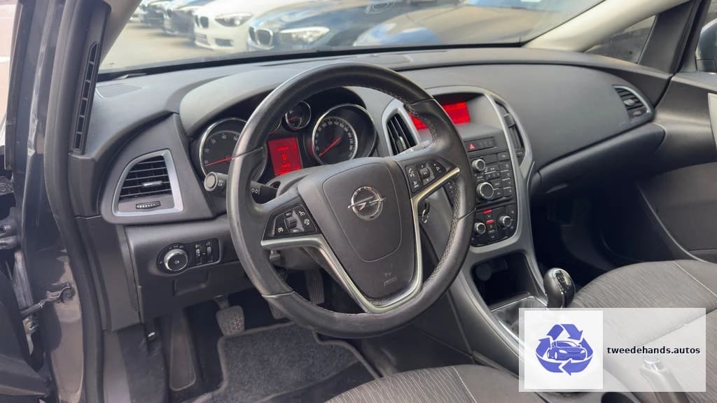 Opel Astra Notchback 1.4Benzine Topstaat 2012 Garantie