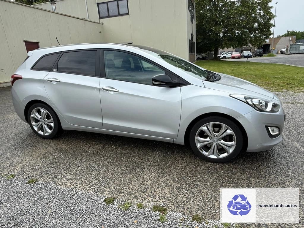 Hyundai i30 SW 1.6i Navi/camera/panoramisch