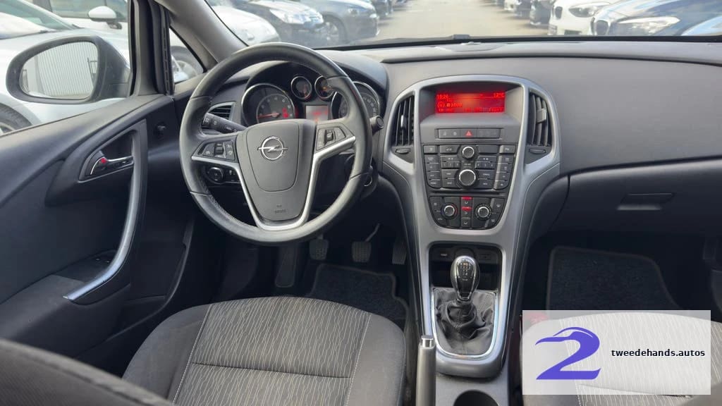 Opel Astra Berline 1.4Benzine Topstaat 2012 Garantie