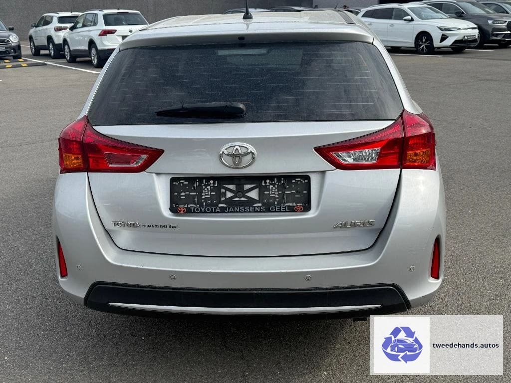 Toyota Auris SW 1.3i uit 2015