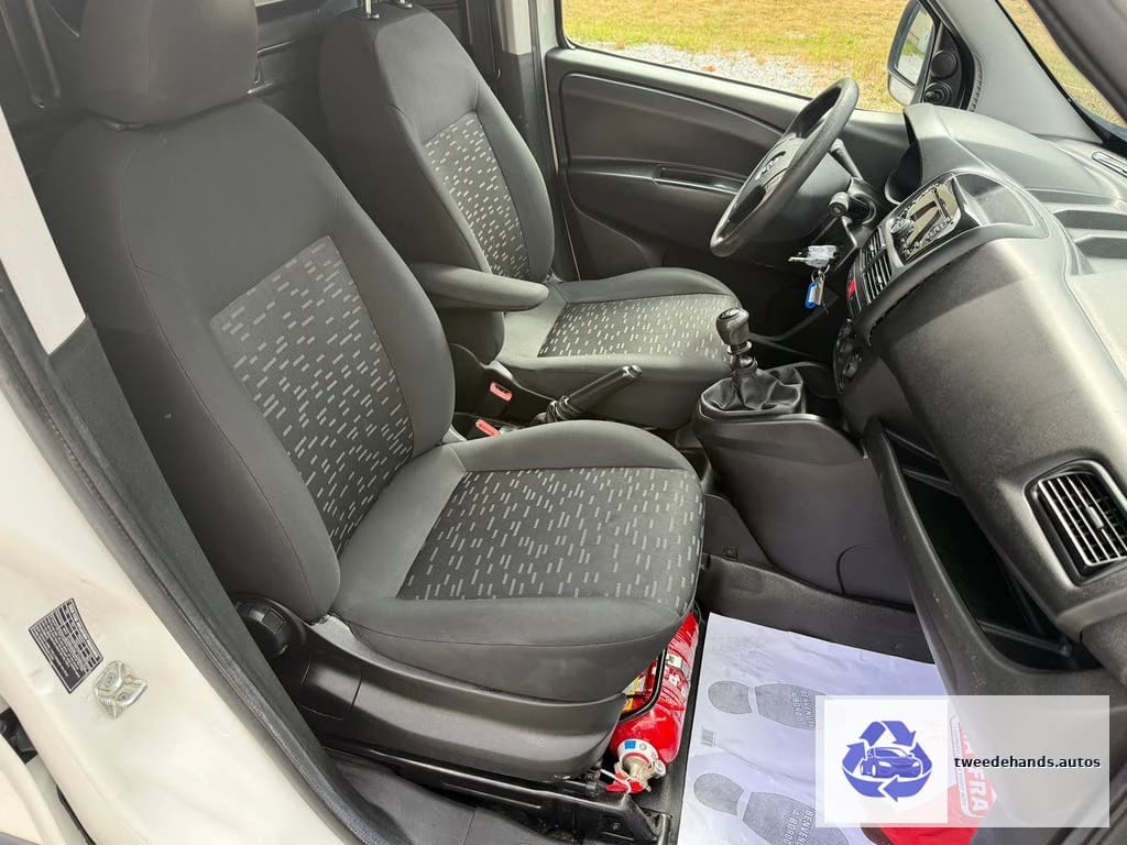 Opel Combo 1.6cdti 77kw!!! 4132€ Netto!!!