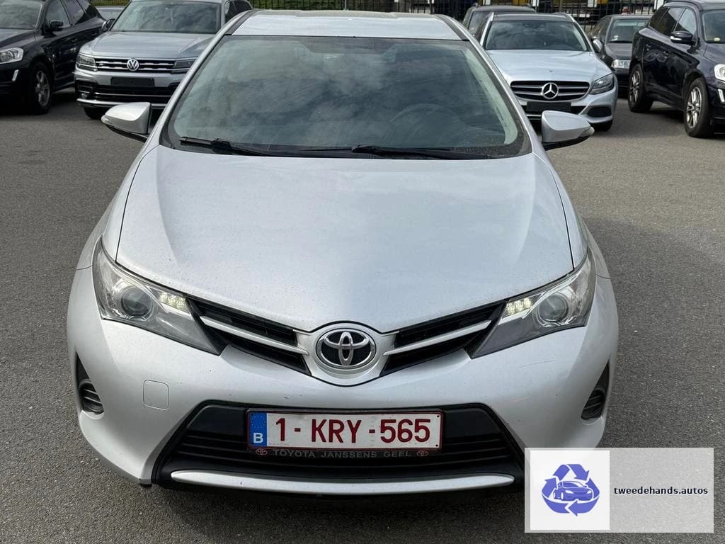 Toyota Auris SW 1.3i uit 2015
