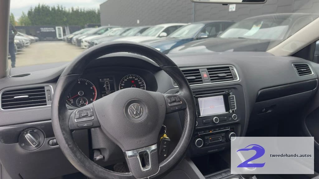 Volkswagen Jetta 2011 1.2Benzine 160.xxxkm/Airco,Sensor,Navi