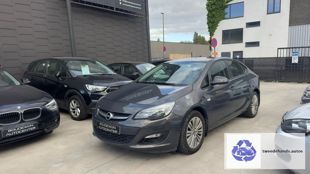 Opel Astra Notchback 1.4Benzine Topstaat 2012 Garantie