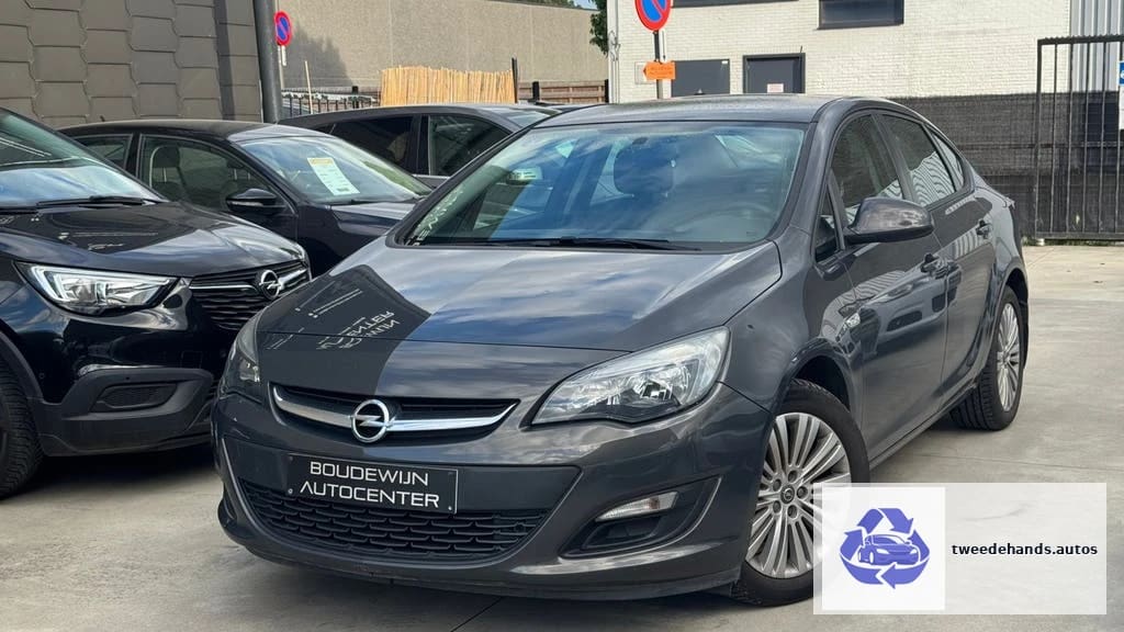 Opel Astra Notchback 1.4Benzine Topstaat 2012 Garantie