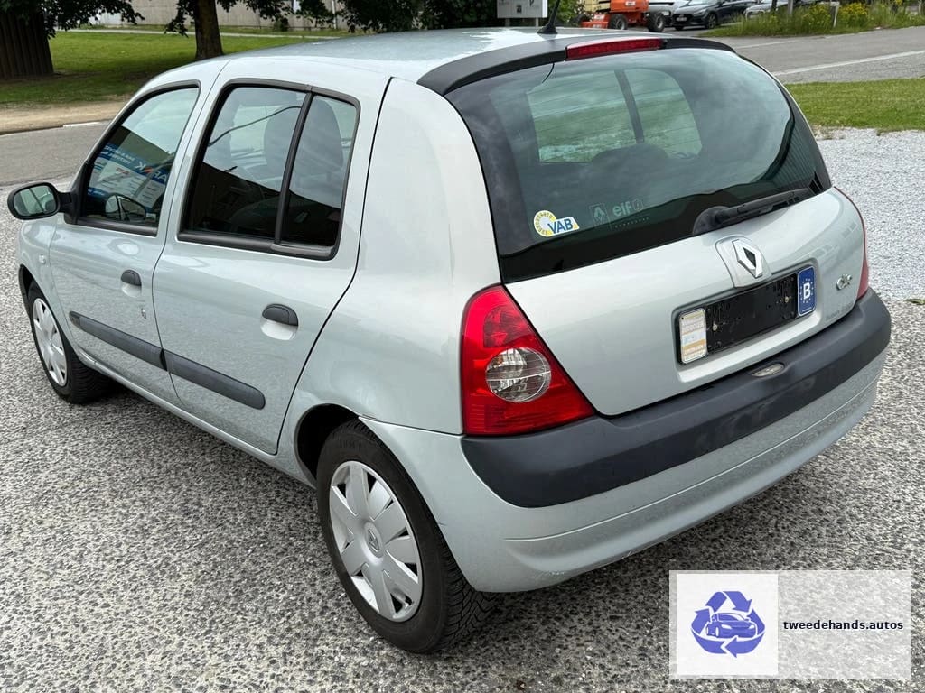 Renault Clio 1.4i 5-deurs Automaat