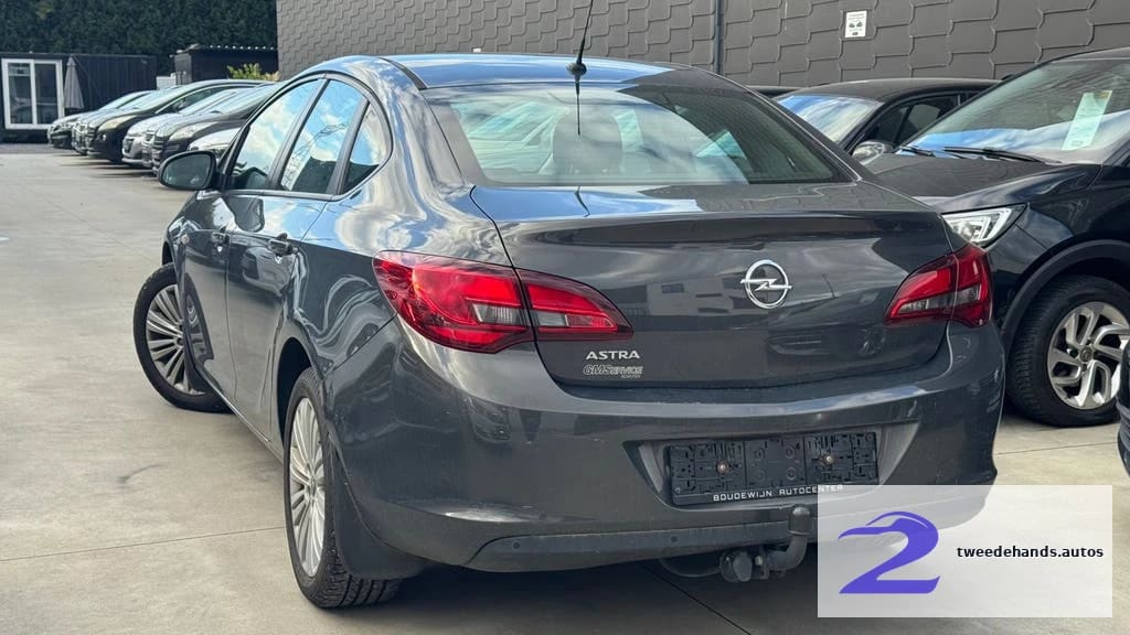 Opel Astra Berline 1.4Benzine Topstaat 2012 Garantie
