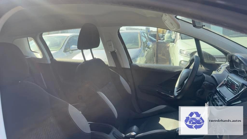 Peugeot 2008 1.2Benzine 2015 150.xxxkm 1Jaar Garantie