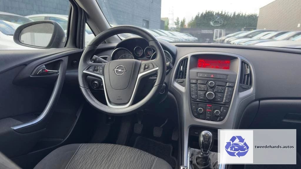 Opel Astra Notchback 1.4Benzine Topstaat 2012 Garantie