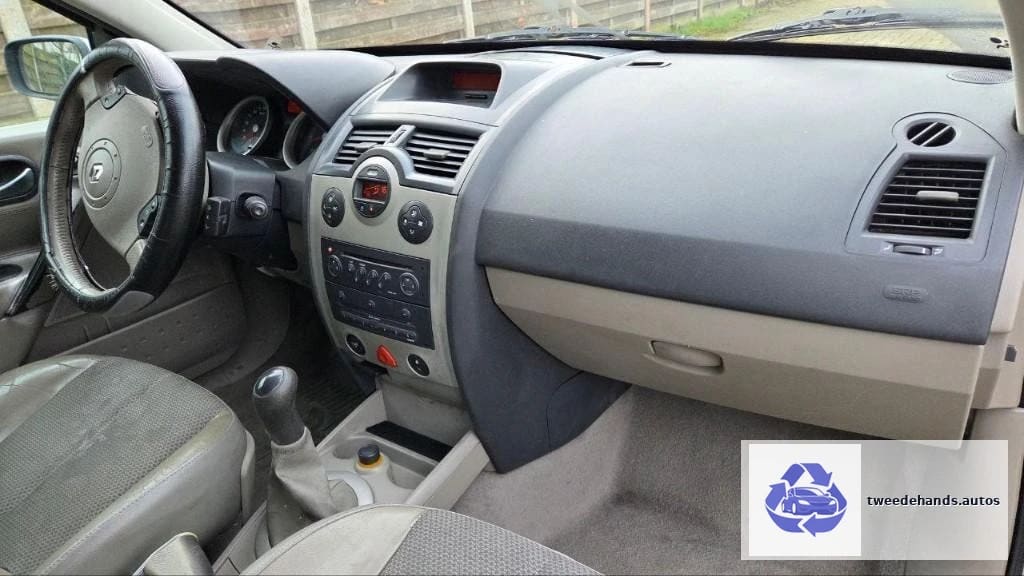 Renault Megane 1.6i van 2004, zo meenemen!