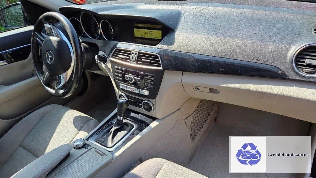 Mercedes Benz C180 van 2012, goede staat, automaat