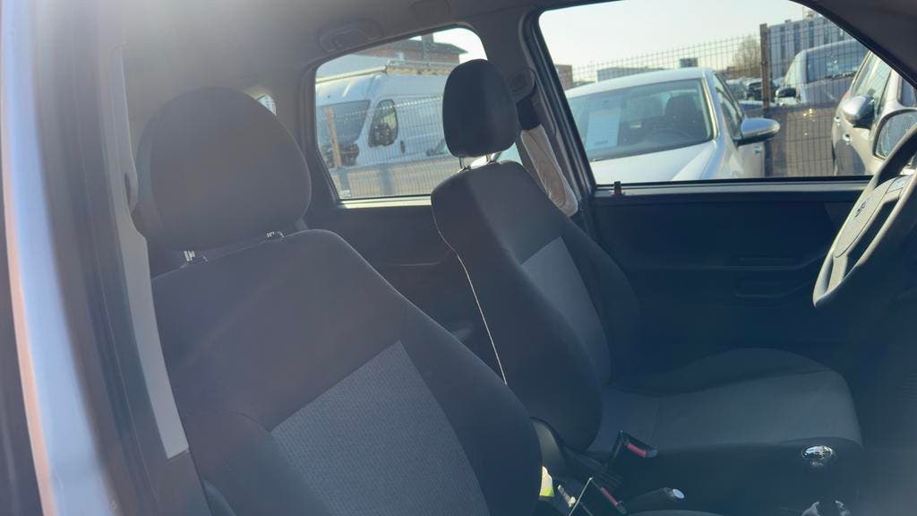 Opel Meriva 1.6Benzine 2004 182.xxxkm Beginnerswagen