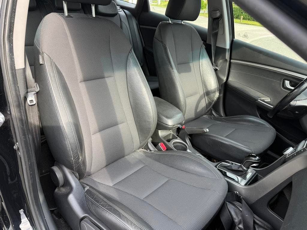 Hyundai I30 SW 1.6crdi Automaat