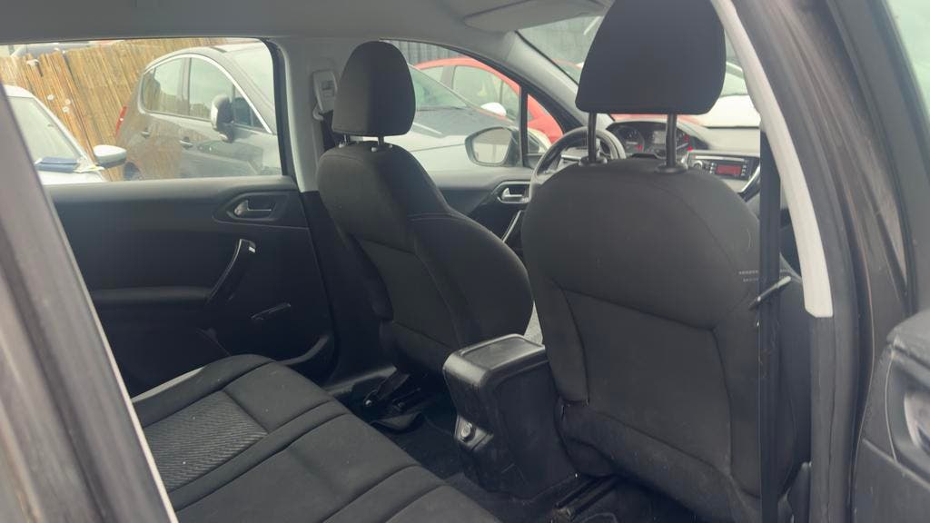 Peugeot 2008 1.2Benzine 111.xxxkm 2015 / Garantie