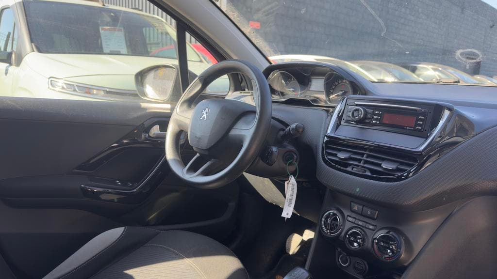 Peugeot 2008 1.2Benzine 2015 150.xxxkm 1Jaar Garantie