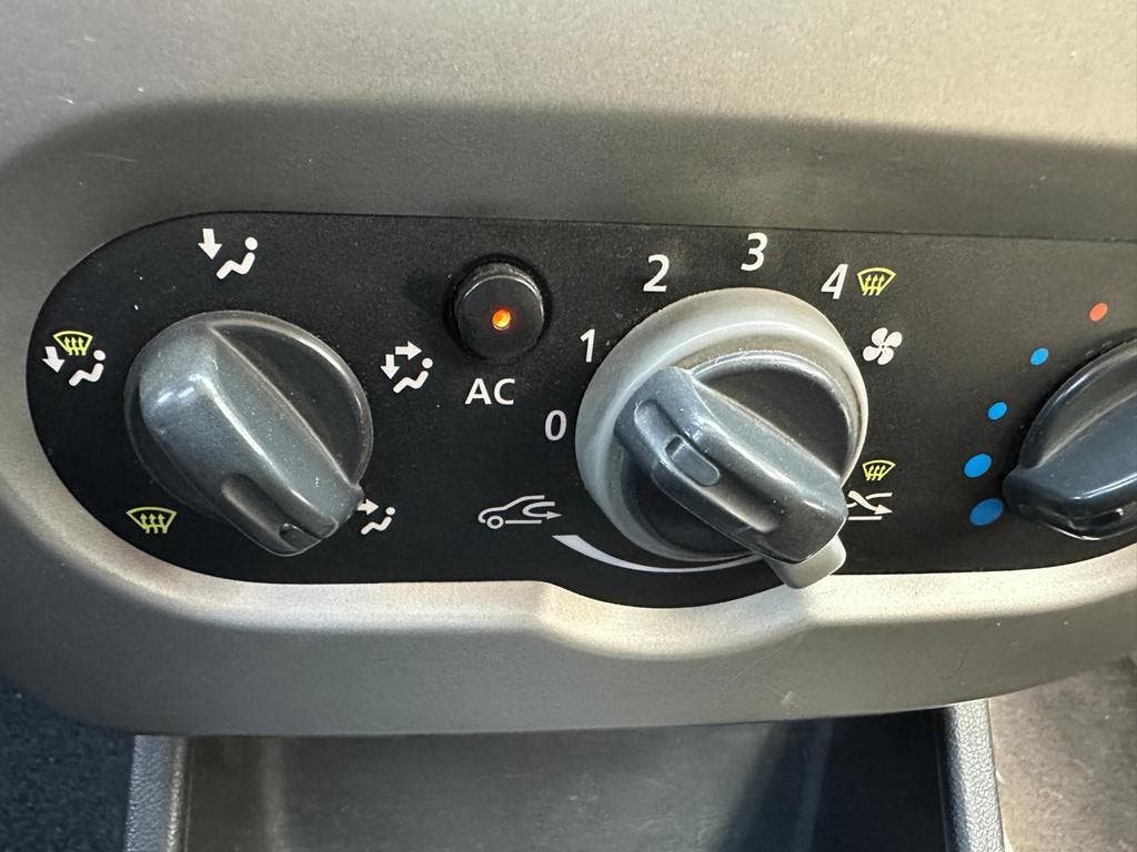 Dacia Sandero 1.6Benzine Gekeurd vvk