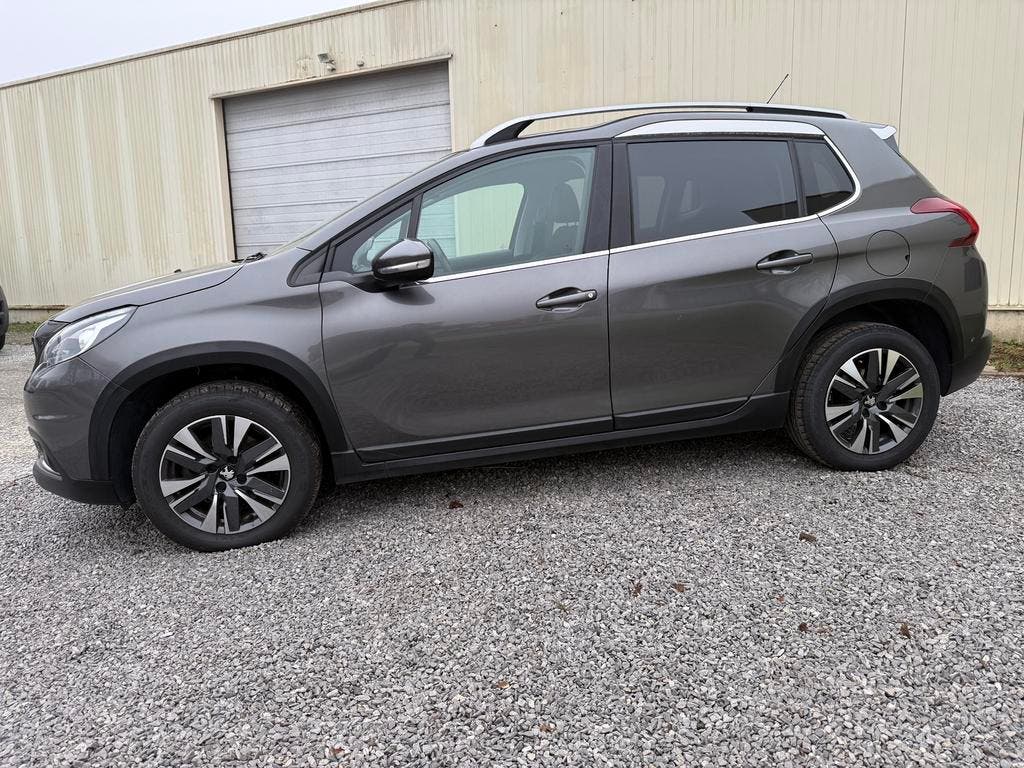 Peugeot 2008 Allure 1.2i 2019 96000km