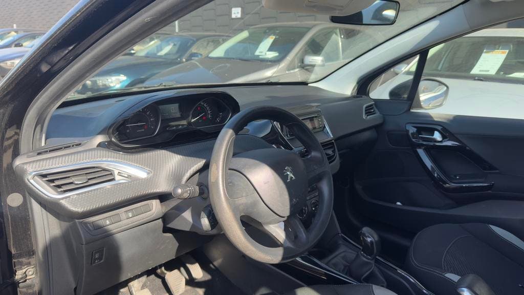 Peugeot 2008 1.2Benzine 2015 150.xxxkm 1Jaar Garantie