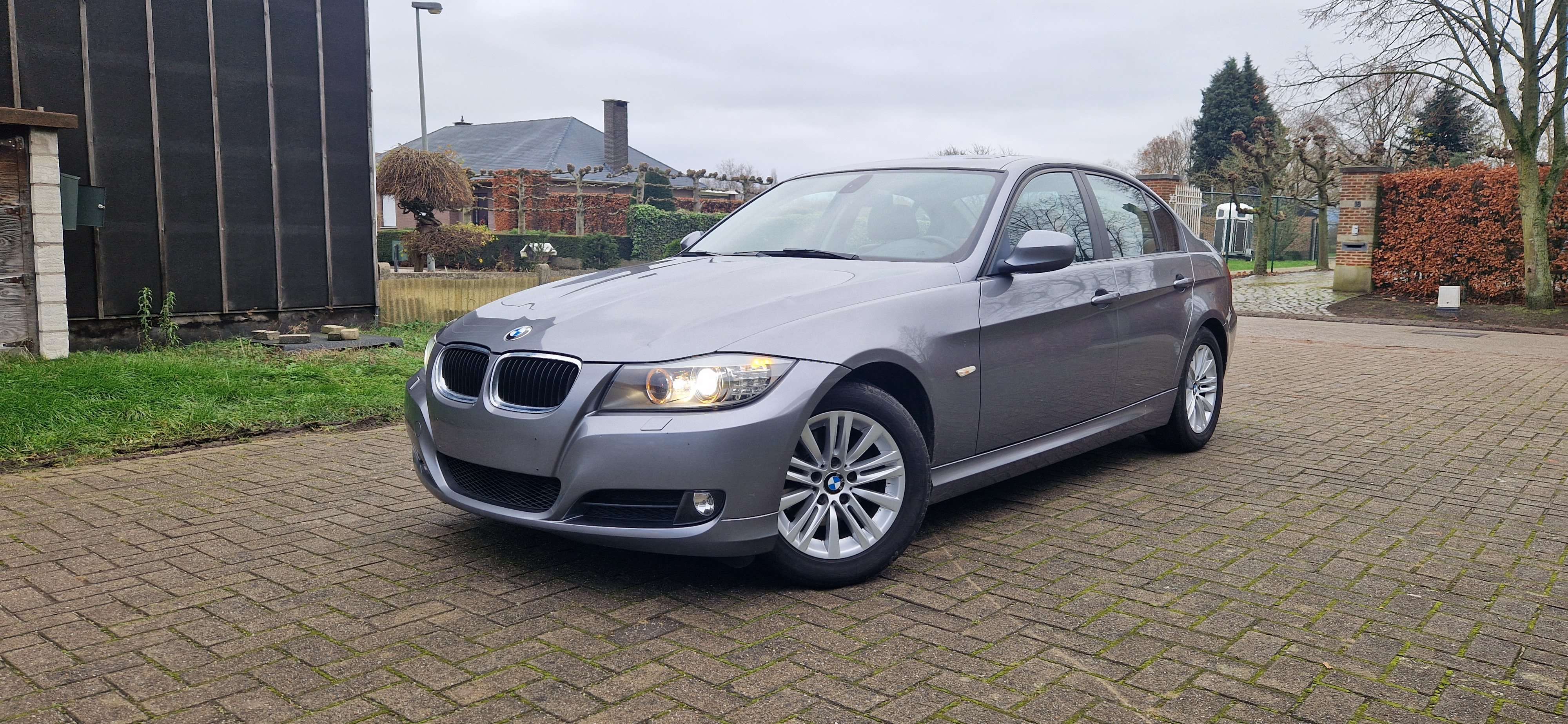 BMW 318 - 2011